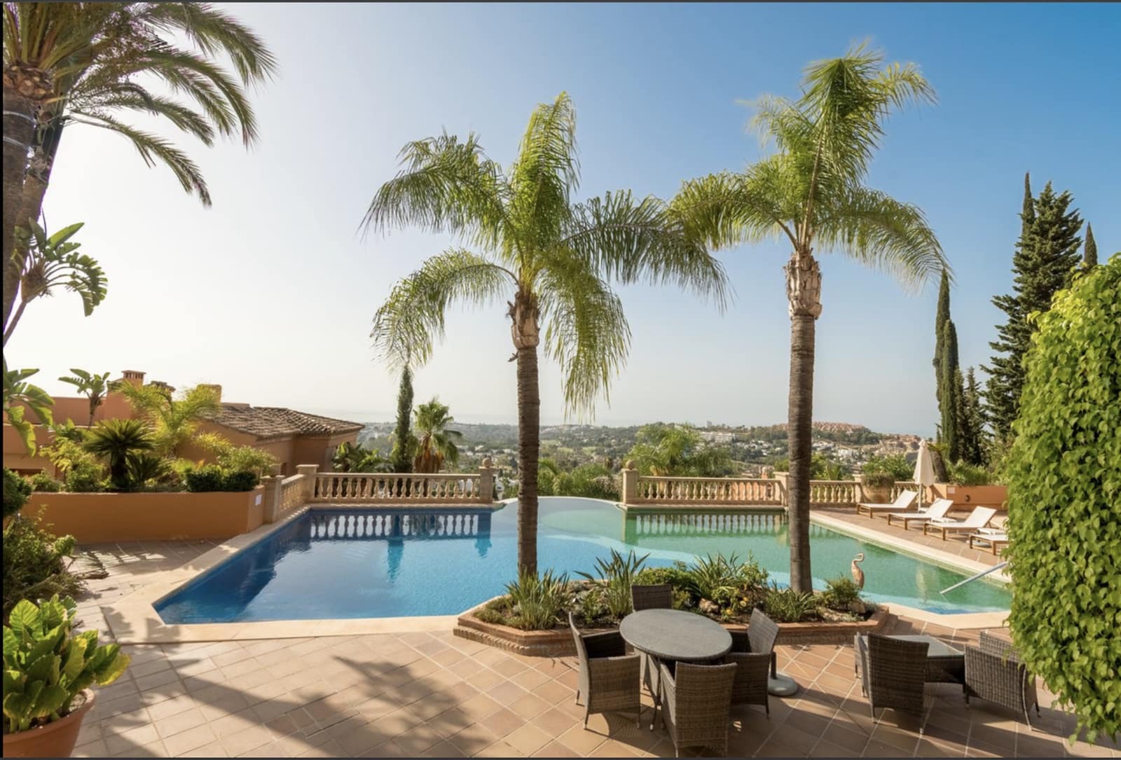 3 Zimmer Penthouse zu verkaufen in Marbella mit Pool Garage - 1.650.000 € (Ref: 9998440)