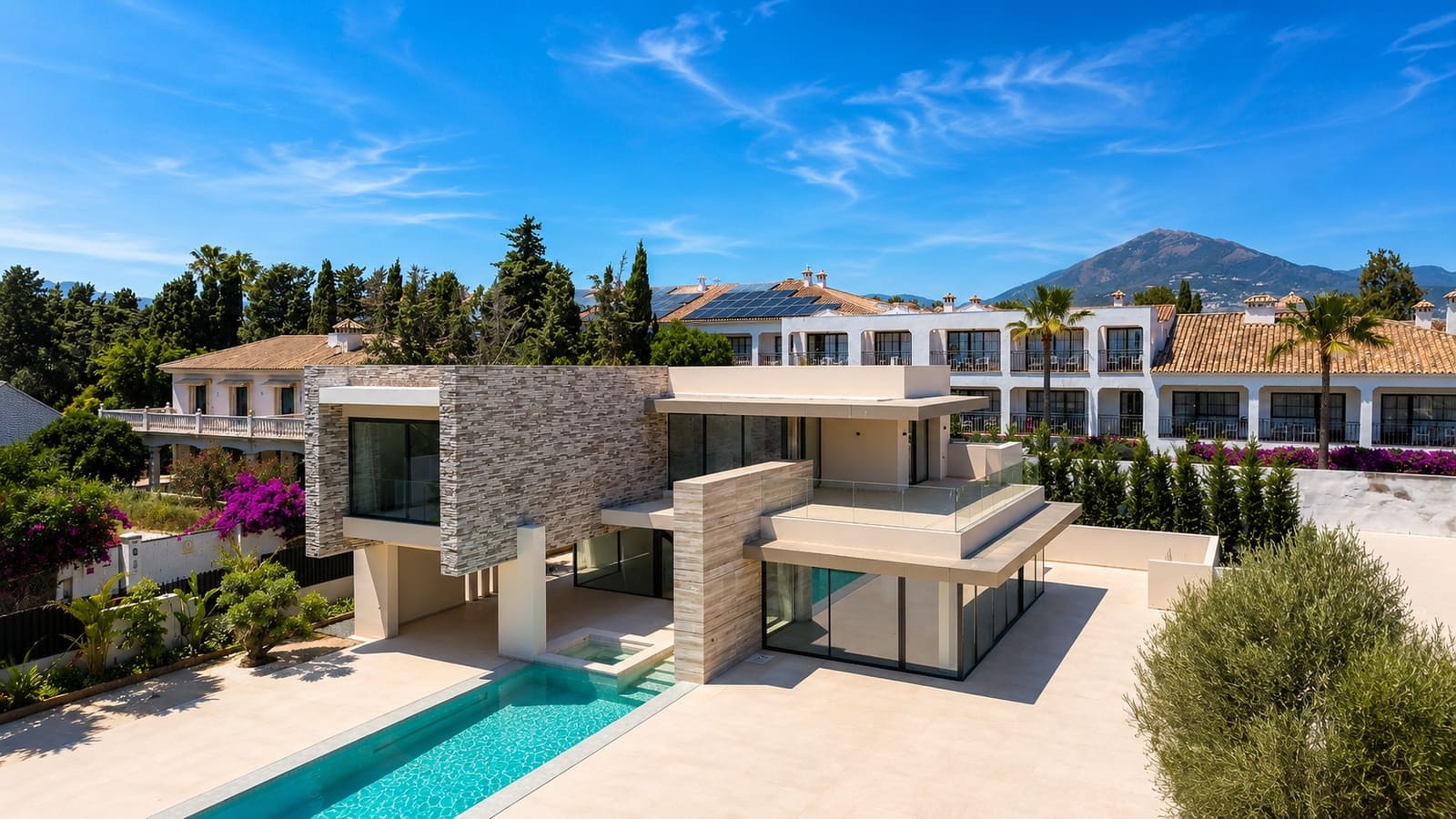 8 soverom Villa til salgs i San Pedro de Alcantara med svømmebasseng garasje - € 5 900 000 (Ref: 9998443)