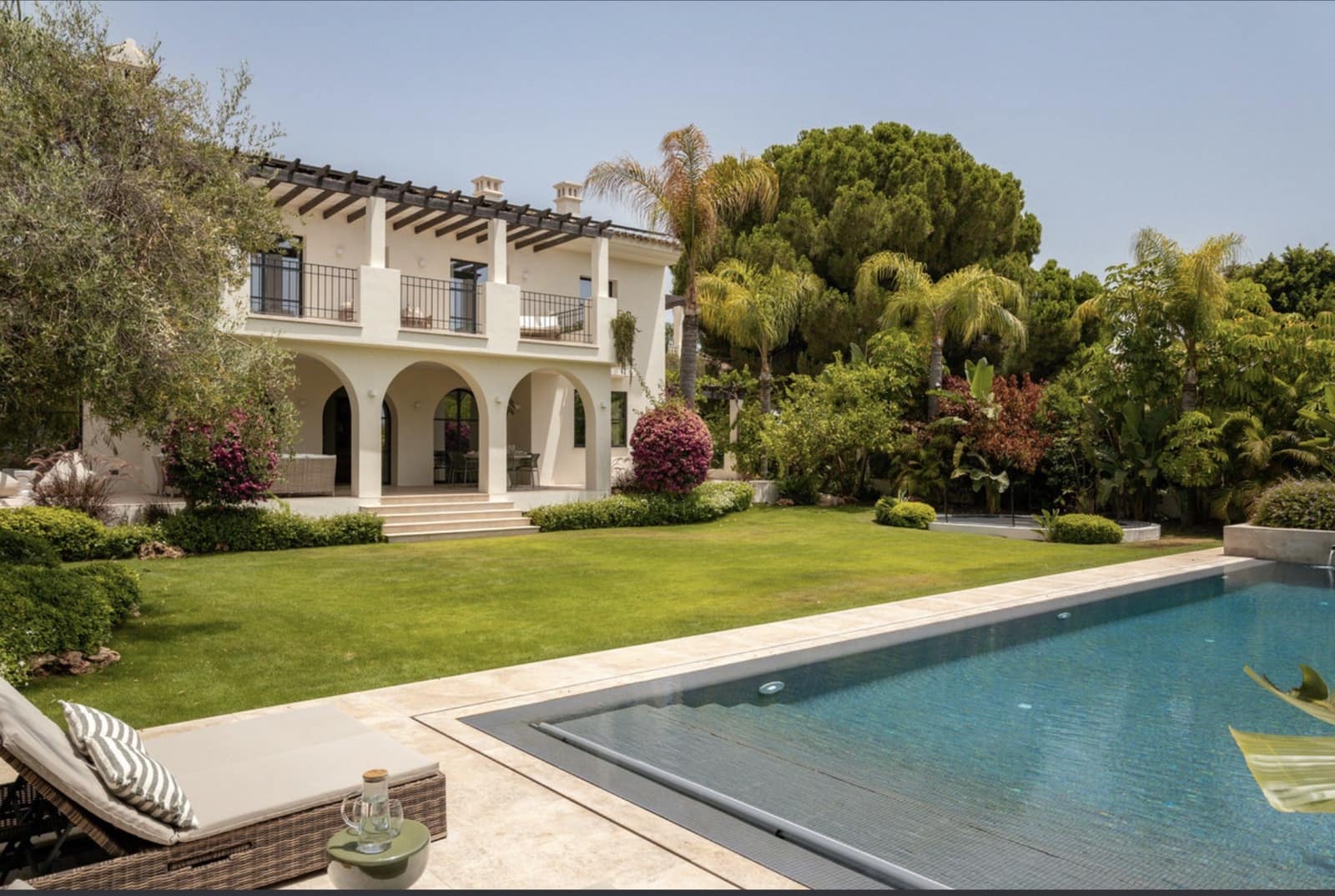 6 soverom Villa til salgs i San Pedro de Alcantara med svømmebasseng garasje - € 5 995 000 (Ref: 9998444)