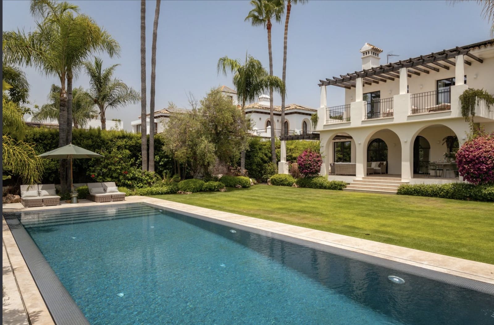 6 soverom Villa til salgs i San Pedro de Alcantara med svømmebasseng garasje - € 5 995 000 (Ref: 9998444)