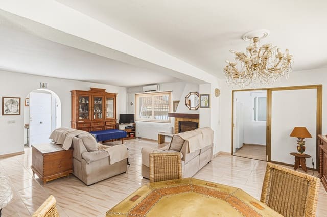 2 soverom Villa til salgs i Nueva Andalucia, Marbella med svømmebasseng garasje - € 1 375 000 (Ref: 9998445)