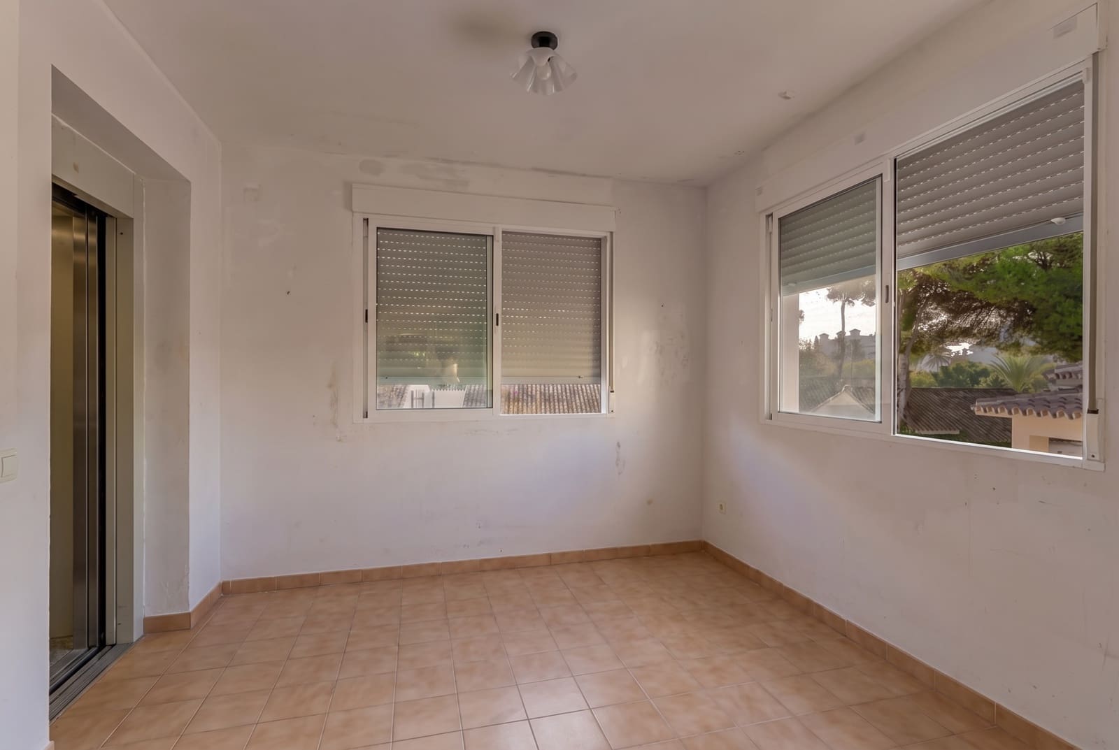 2 chambre Villa/Maison à vendre à Nueva Andalucia avec piscine garage - 1 375 000 € (Ref: 9998445)