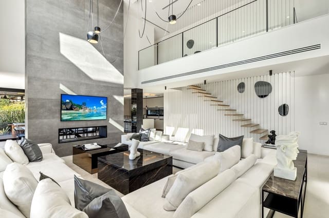 6 soveværelse Villa til salg i Nueva Andalucia, Marbella med swimmingpool garage - € 6.475.000 (Ref: 9998446)