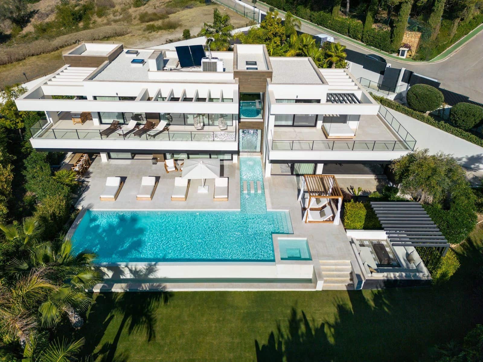 6 chambre Villa/Maison à vendre à Nueva Andalucia avec piscine garage - 6 475 000 € (Ref: 9998446)