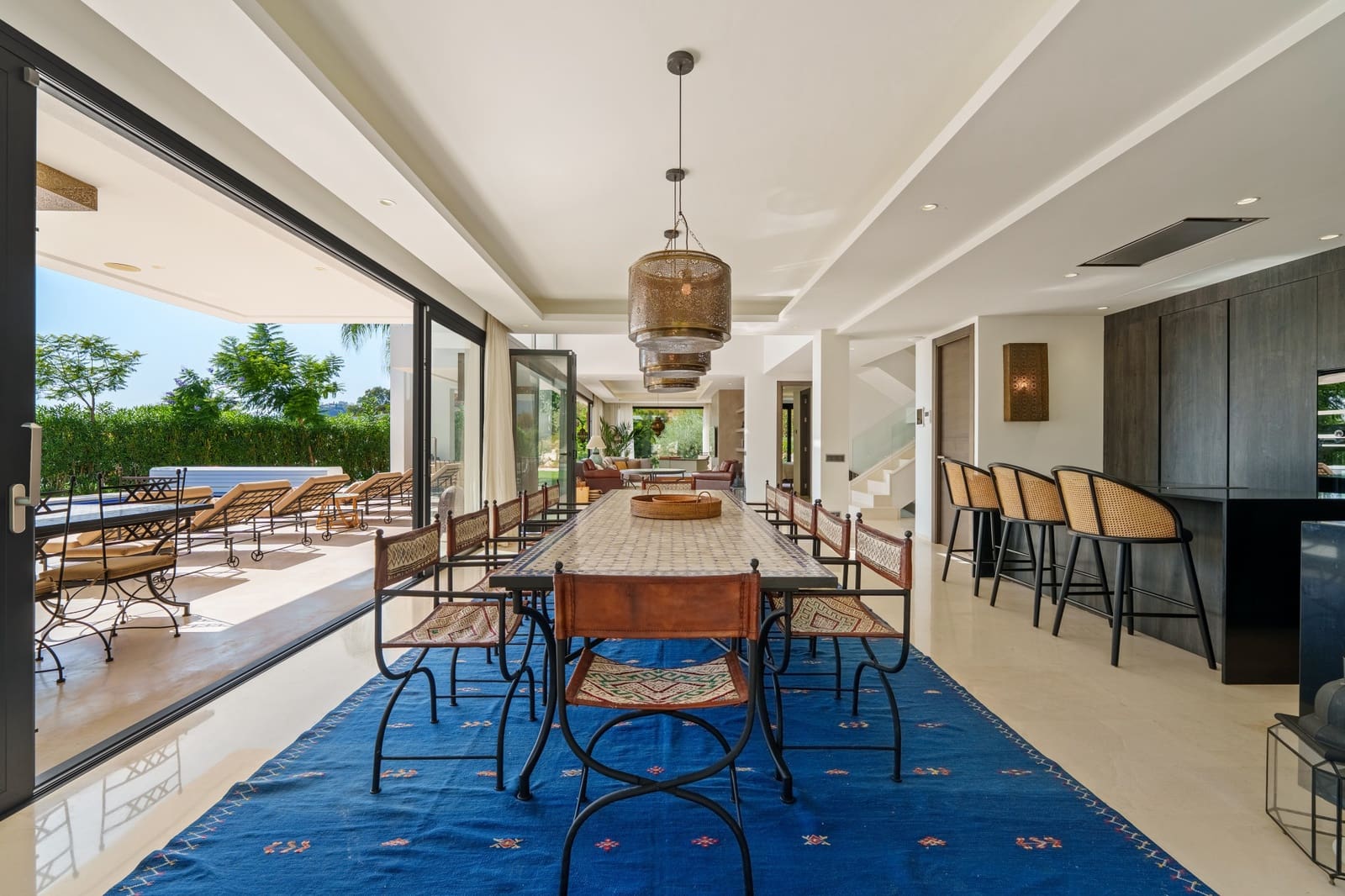 6 bedroom Villa for sale in Nueva Andalucia with pool garage - € 3,895,000 (Ref: 9999560)