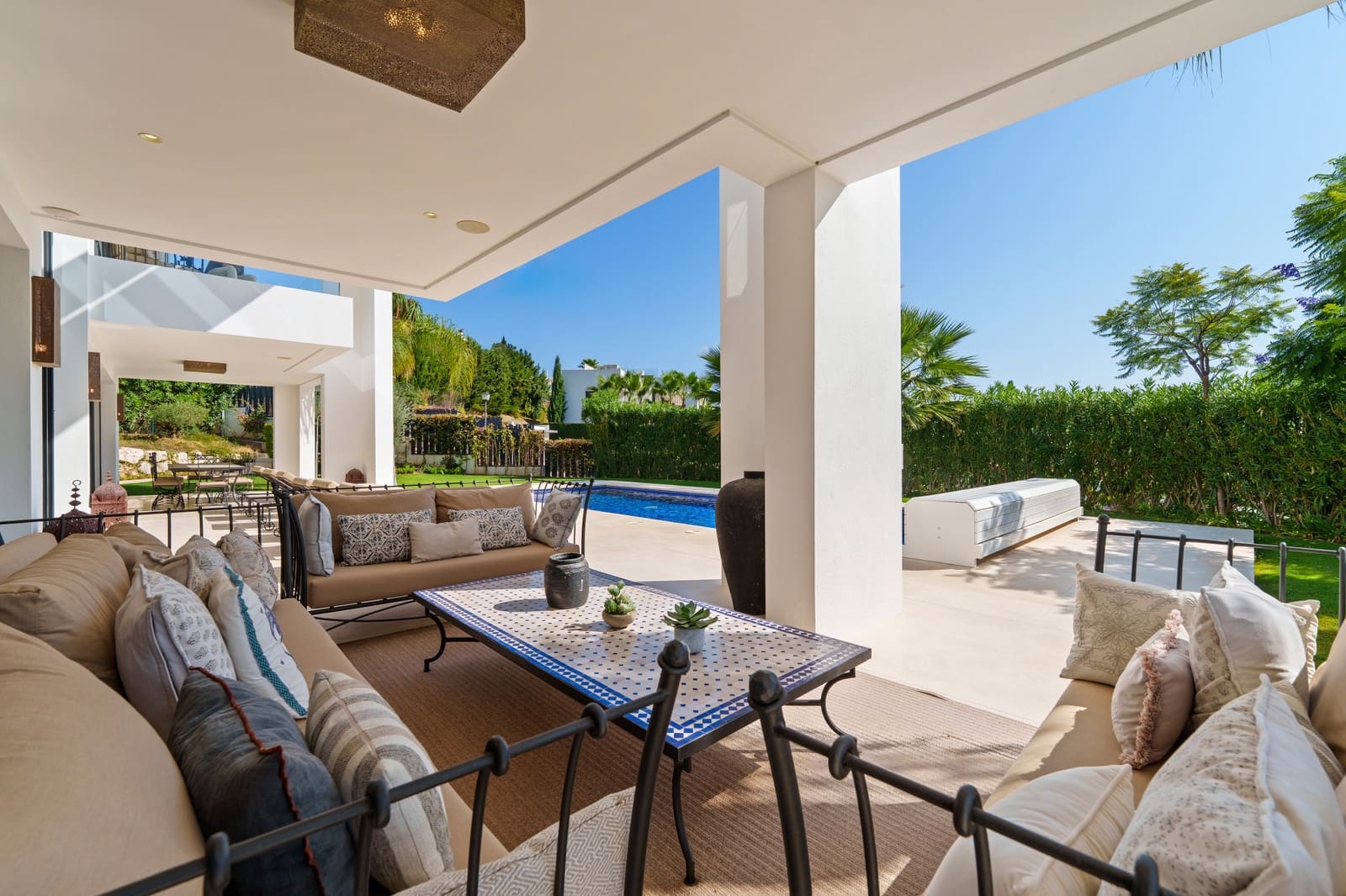 6 bedroom Villa for sale in Nueva Andalucia with pool garage - € 3,895,000 (Ref: 9999560)