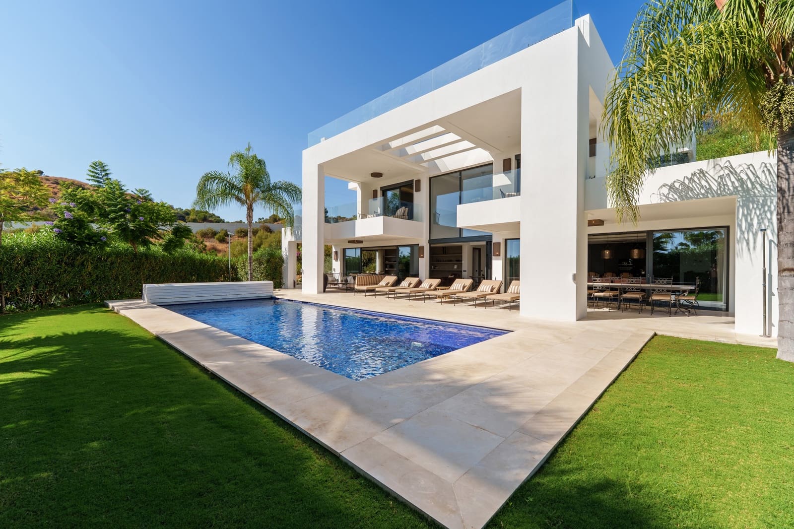 6 bedroom Villa for sale in Nueva Andalucia with pool garage - € 3,895,000 (Ref: 9999560)