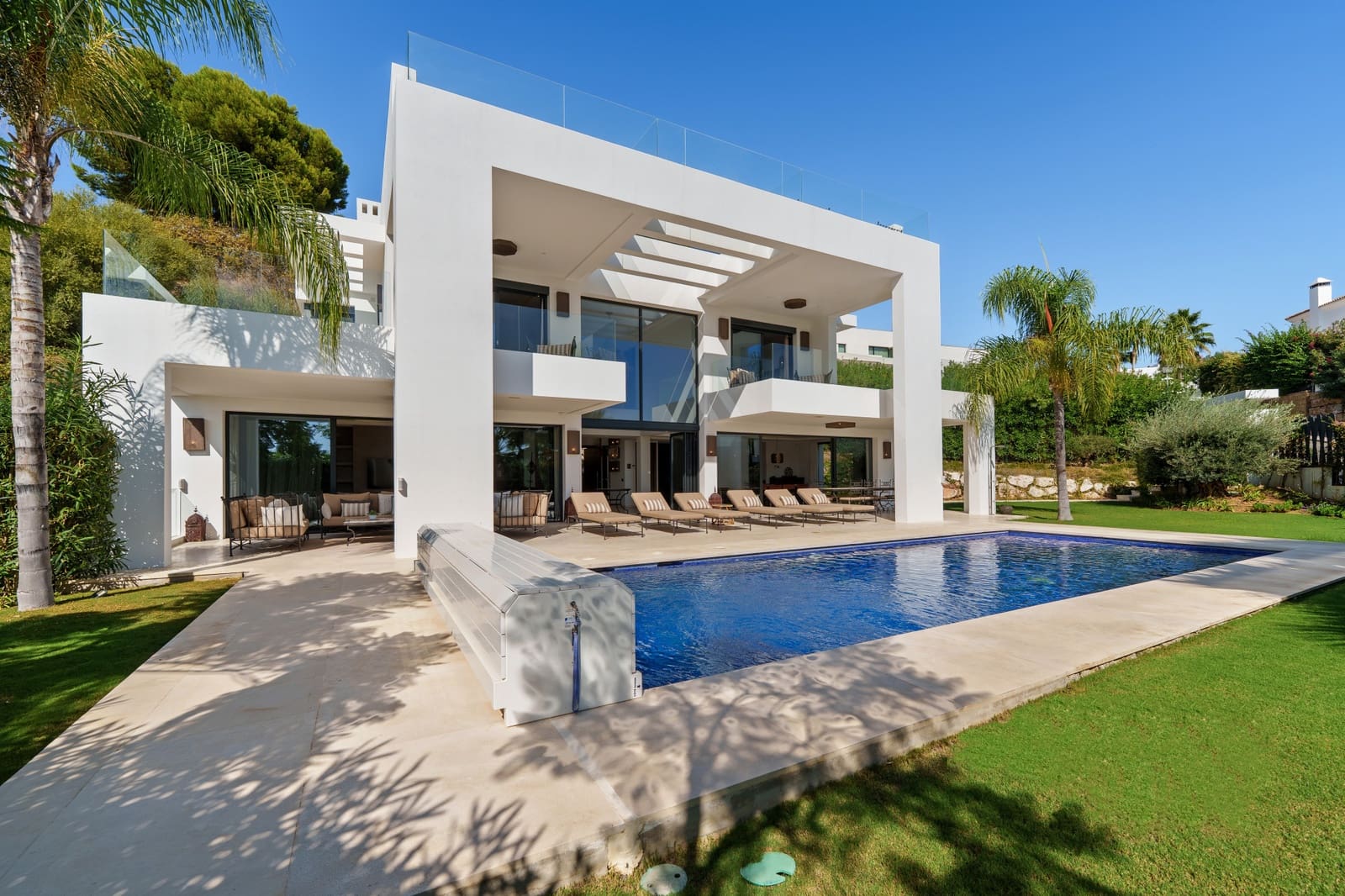 6 bedroom Villa for sale in Nueva Andalucia with pool garage - € 3,895,000 (Ref: 9999560)