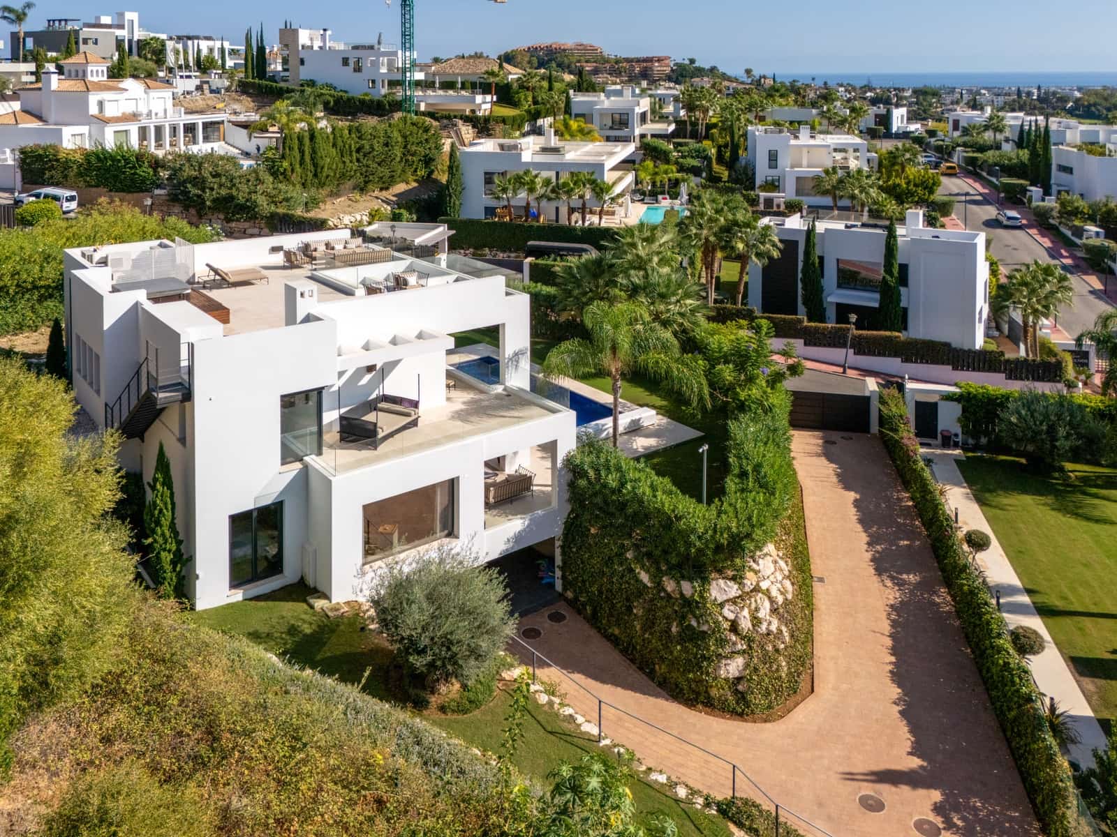 6 bedroom Villa for sale in Nueva Andalucia with pool garage - € 3,895,000 (Ref: 9999560)