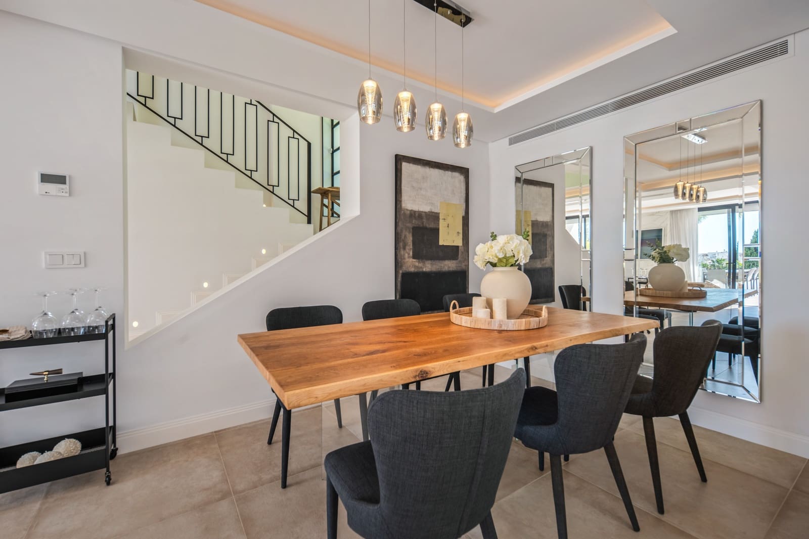 5 soveværelse Villa til salg i Nueva Andalucia med swimmingpool garage - € 3.800.000 (Ref: 9999561)