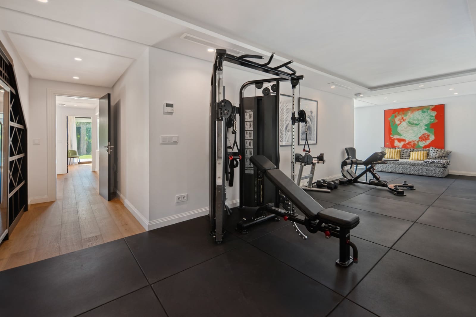 5 soveværelse Villa til salg i Nueva Andalucia med swimmingpool garage - € 3.800.000 (Ref: 9999561)