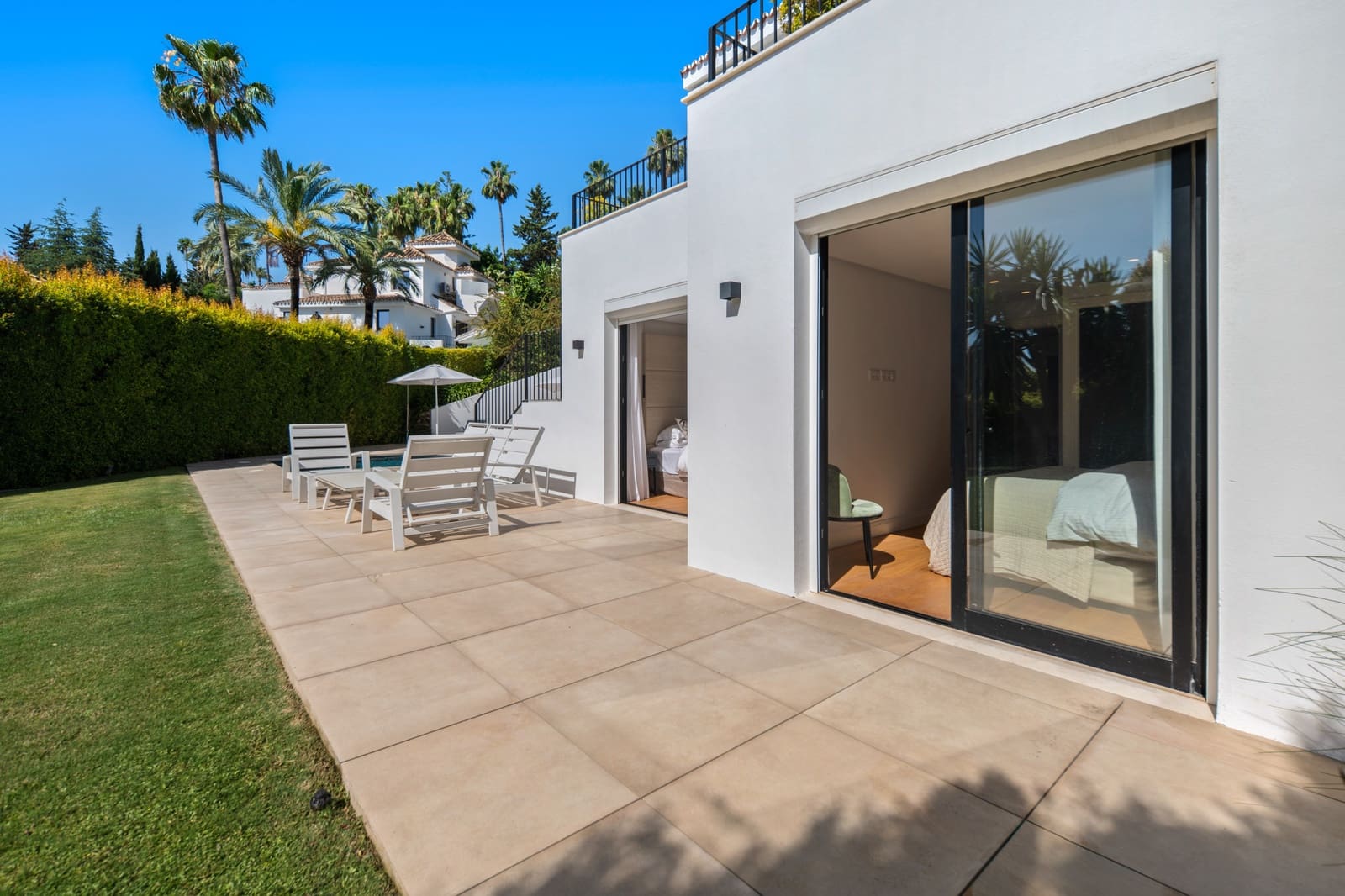 5 soveværelse Villa til salg i Nueva Andalucia med swimmingpool garage - € 3.800.000 (Ref: 9999561)