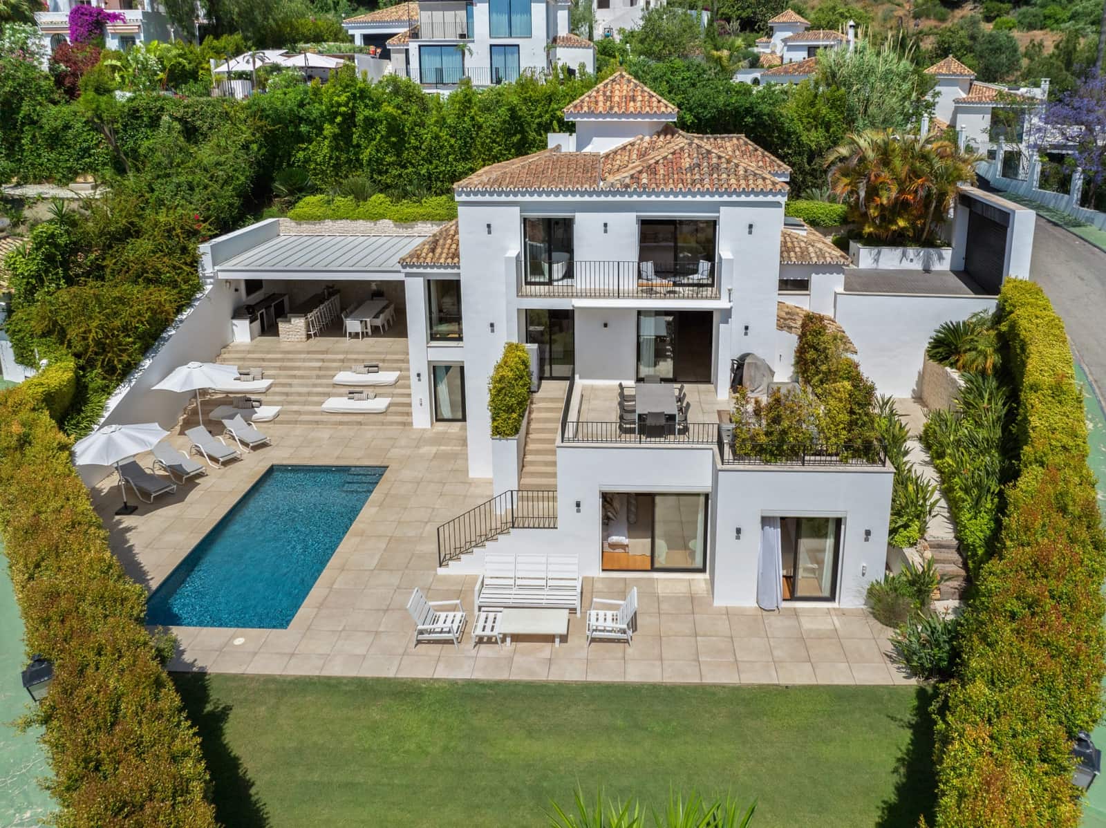 5 soveværelse Villa til salg i Nueva Andalucia med swimmingpool garage - € 3.800.000 (Ref: 9999561)