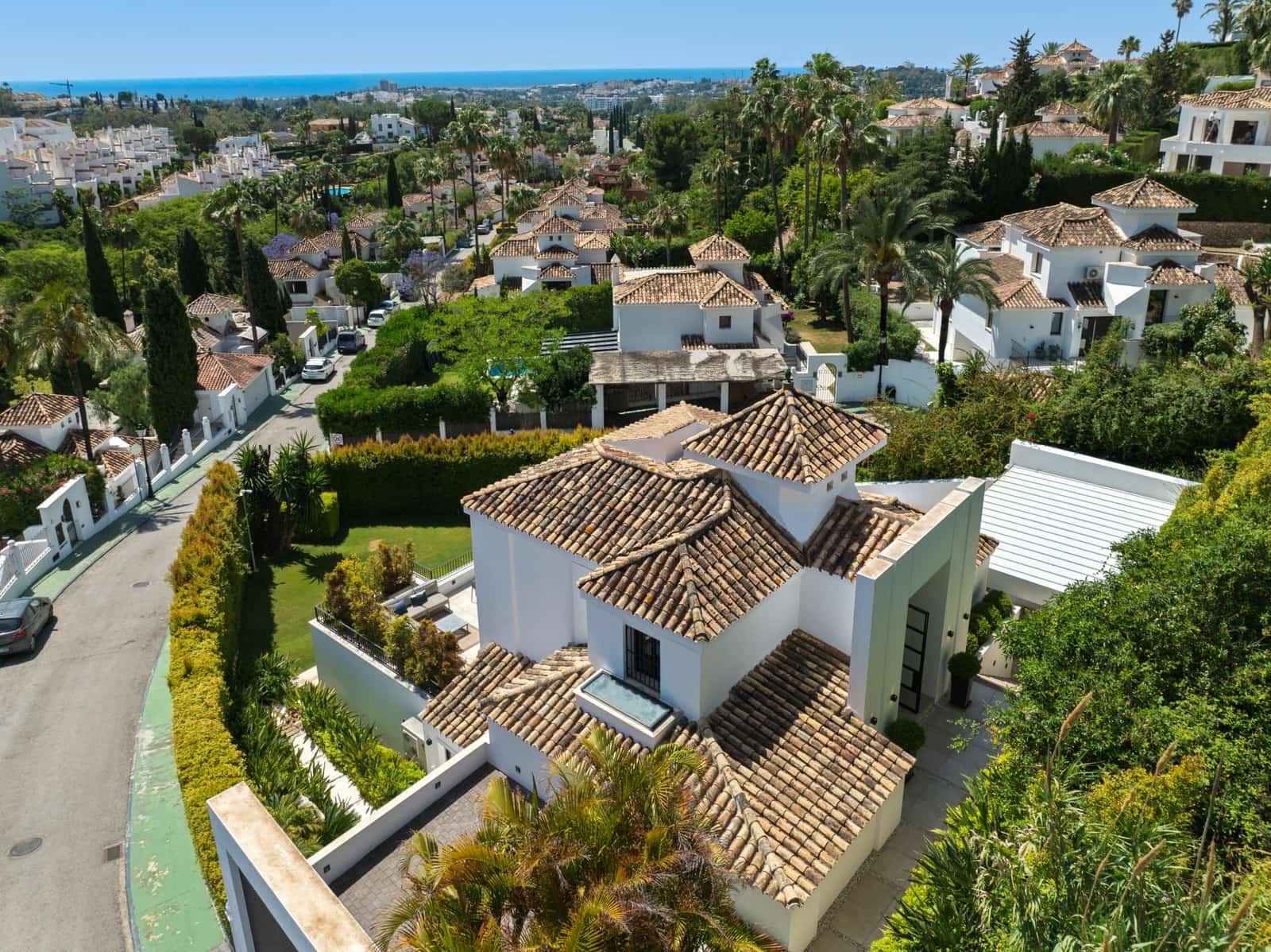 5 soveværelse Villa til salg i Nueva Andalucia med swimmingpool garage - € 3.800.000 (Ref: 9999561)