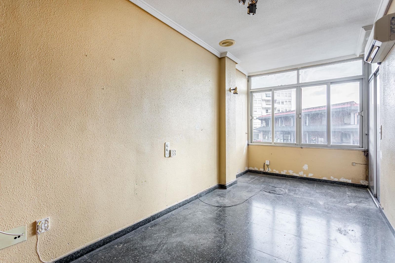 4 soveværelse Lejlighed til salg i Canals - € 119.000 (Ref: 9665182)