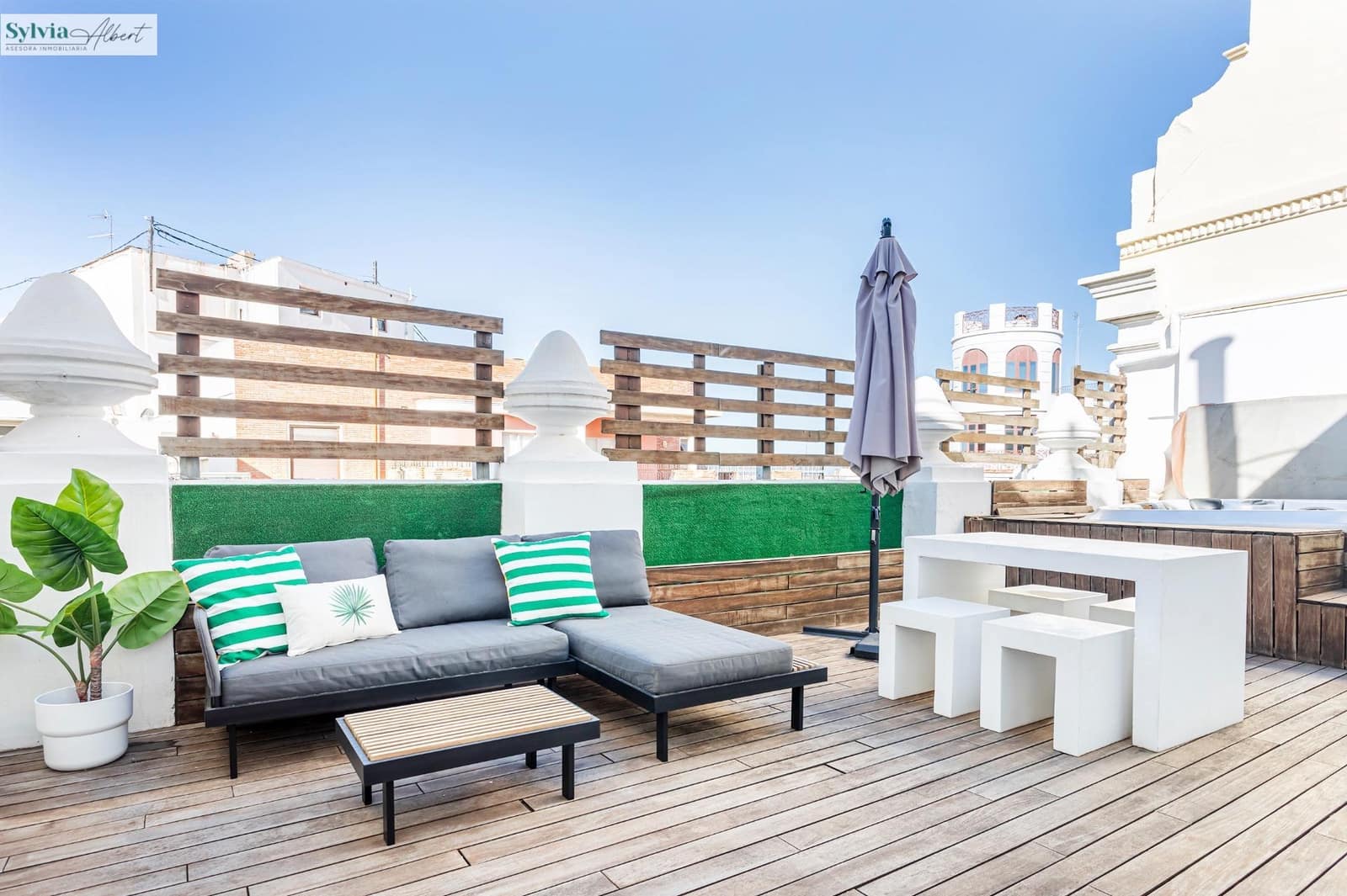 2 slaapkamer Penthouse te huur in Valencia stad - € 3.000 (Ref: 9665183)