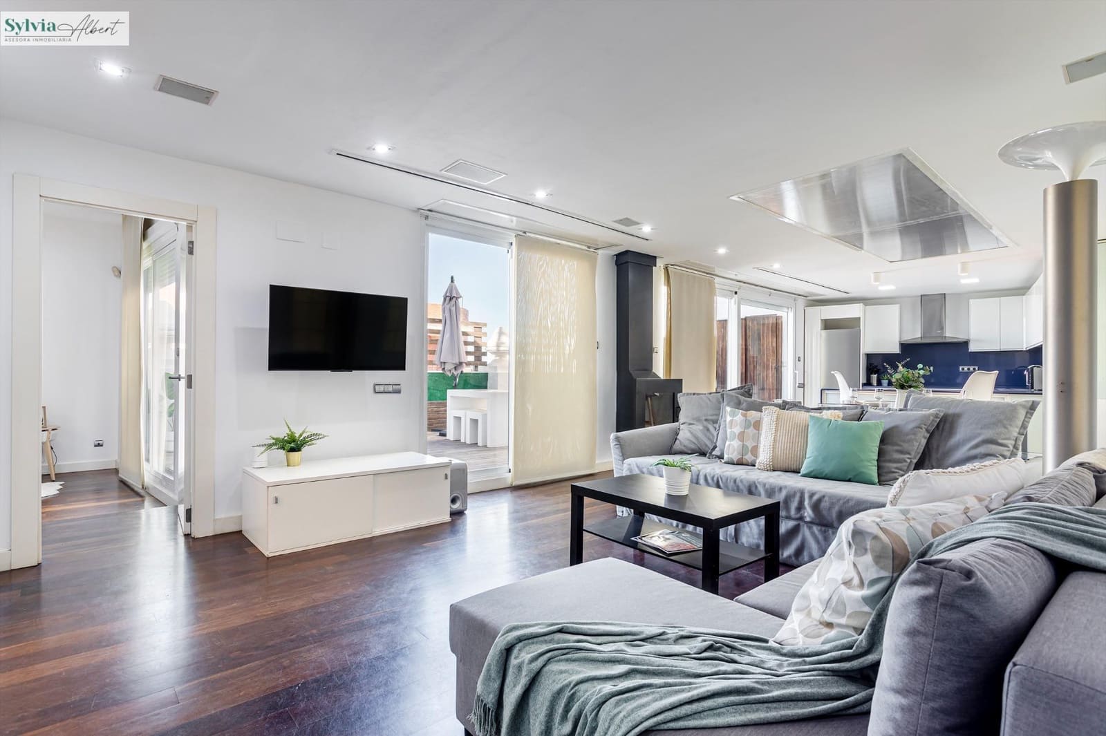 2 slaapkamer Penthouse te huur in Valencia stad - € 3.000 (Ref: 9665183)