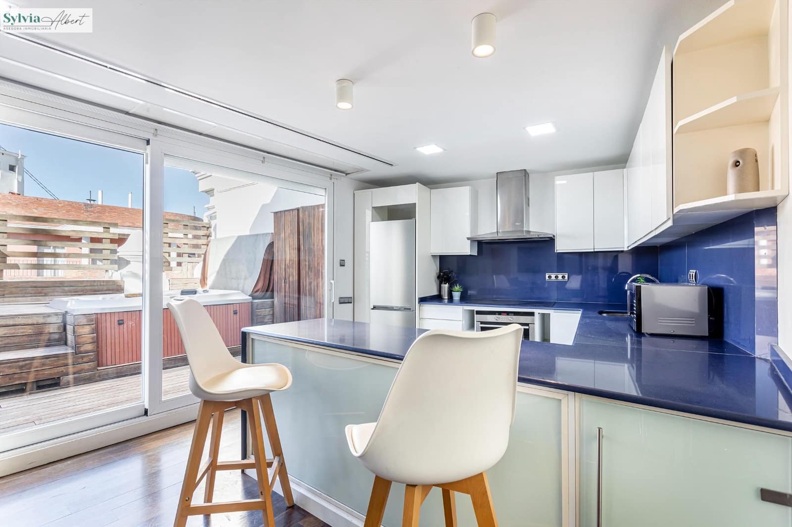 2 slaapkamer Penthouse te huur in Valencia stad - € 3.000 (Ref: 9665183)