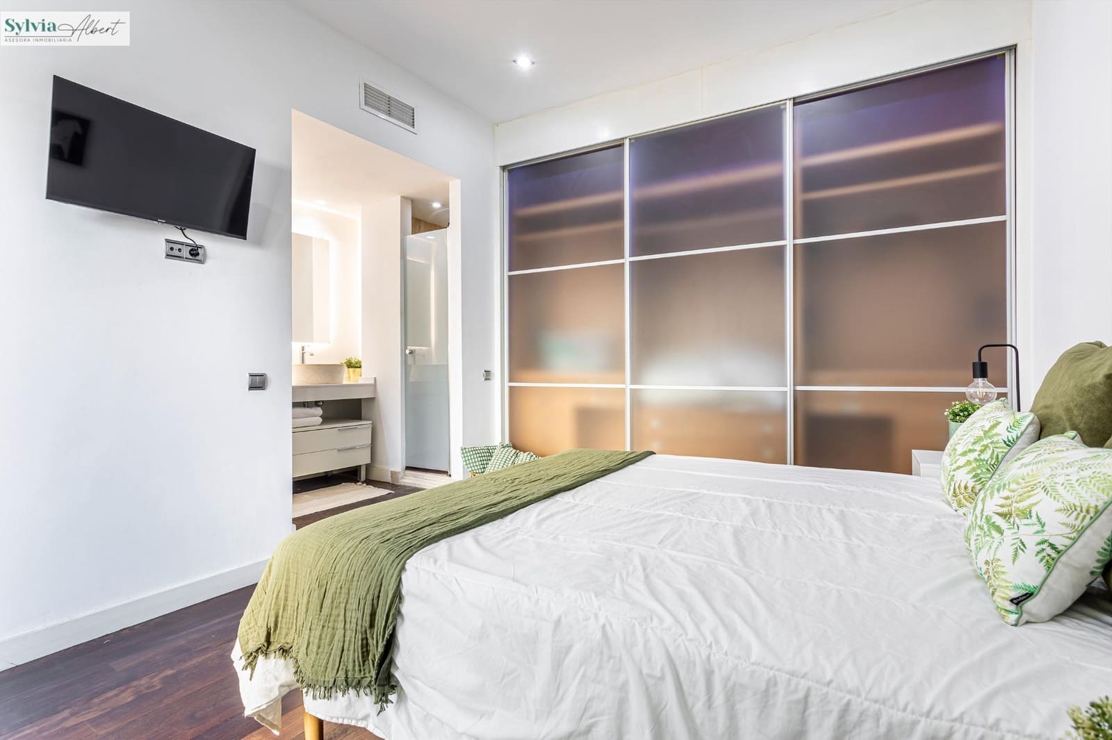 2 slaapkamer Penthouse te huur in Valencia stad - € 3.000 (Ref: 9665183)