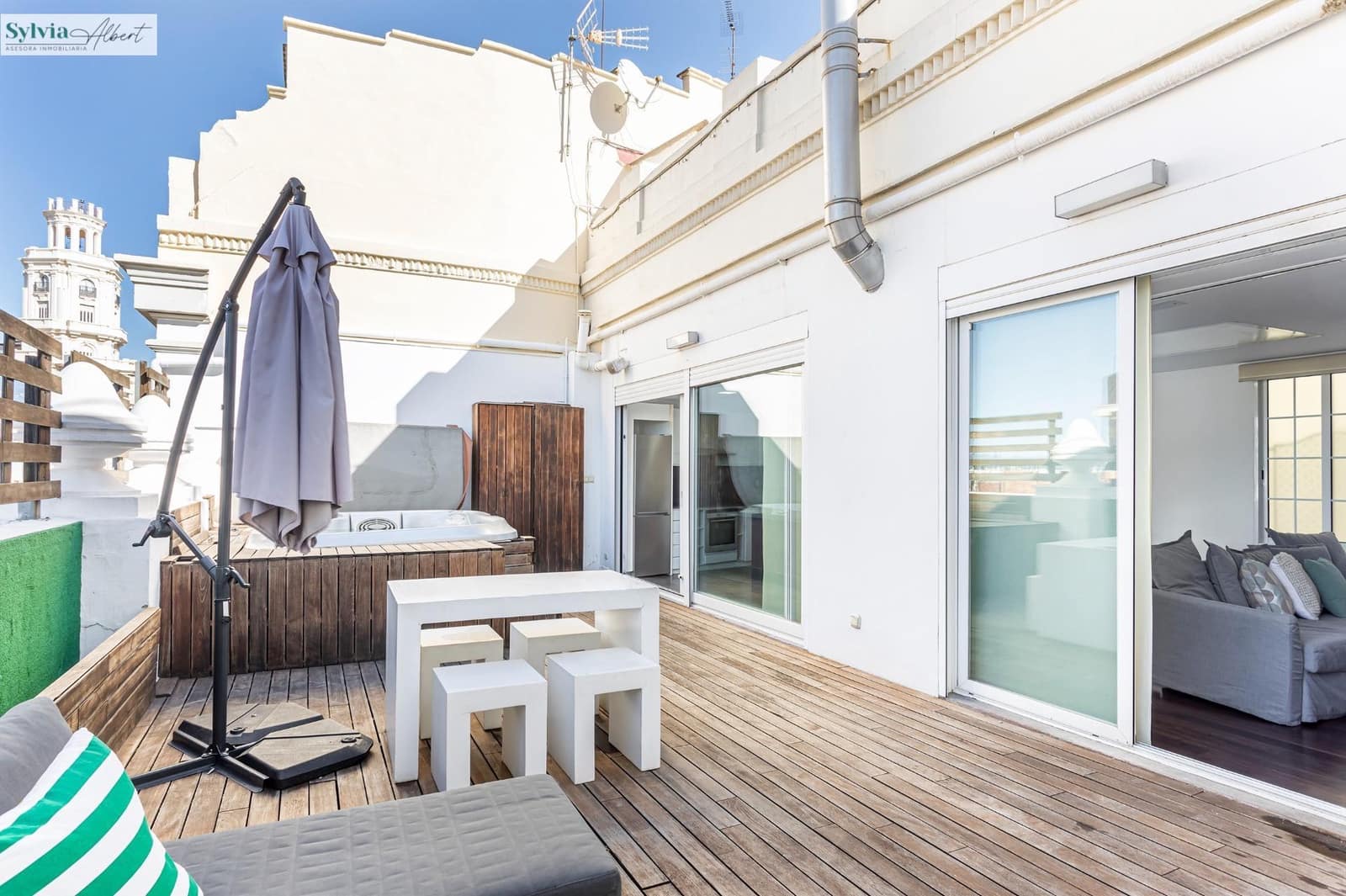 2 slaapkamer Penthouse te huur in Valencia stad - € 3.000 (Ref: 9665183)