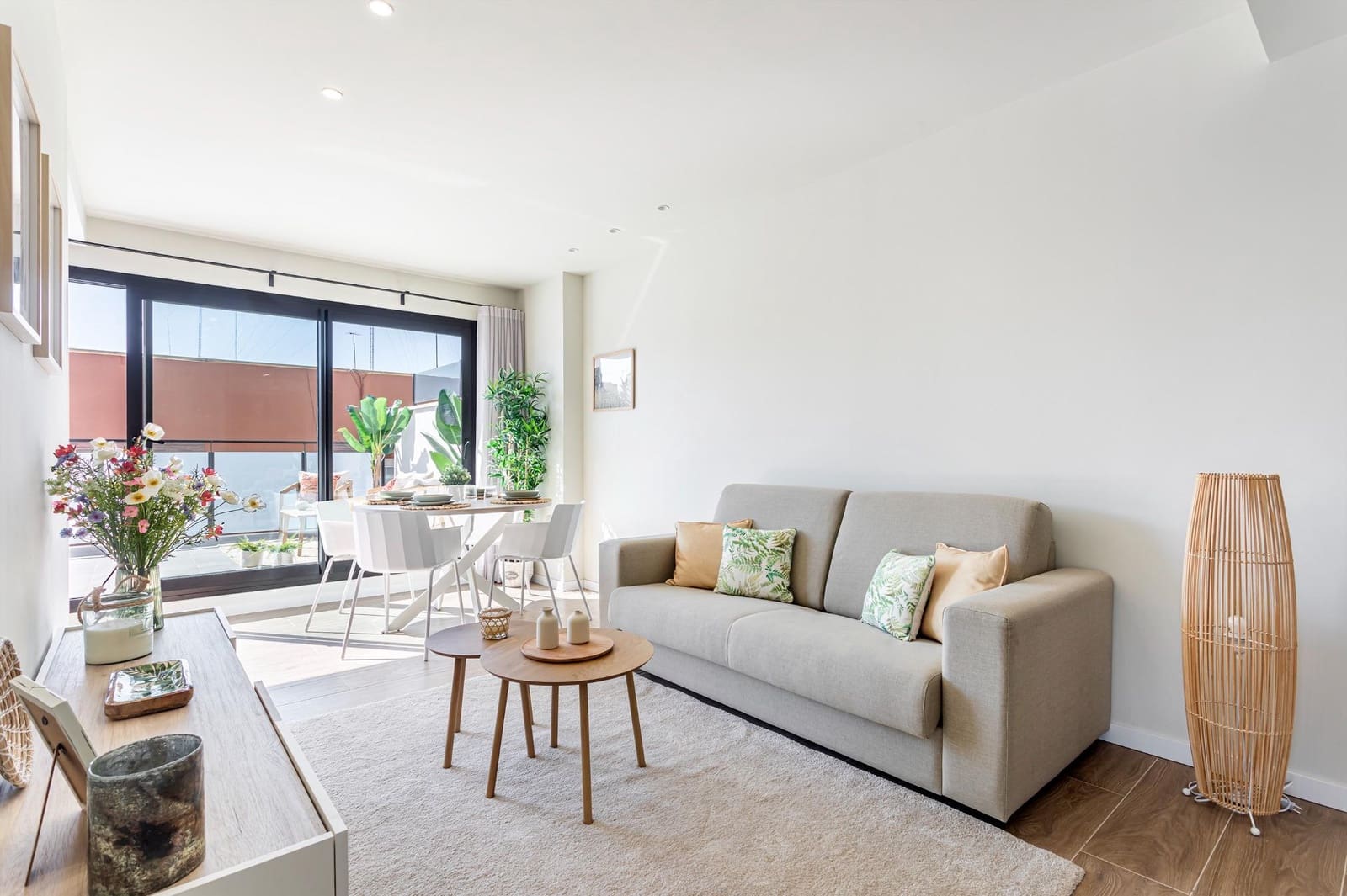 2 bedroom Penthouse for sale in Valencia city with garage - € 440,000 (Ref: 9674296)