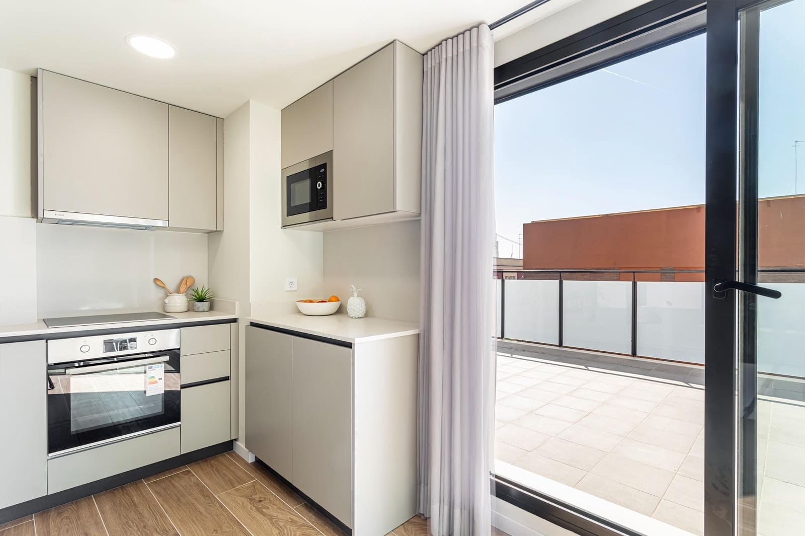 2 bedroom Penthouse for sale in Valencia city with garage - € 440,000 (Ref: 9674296)