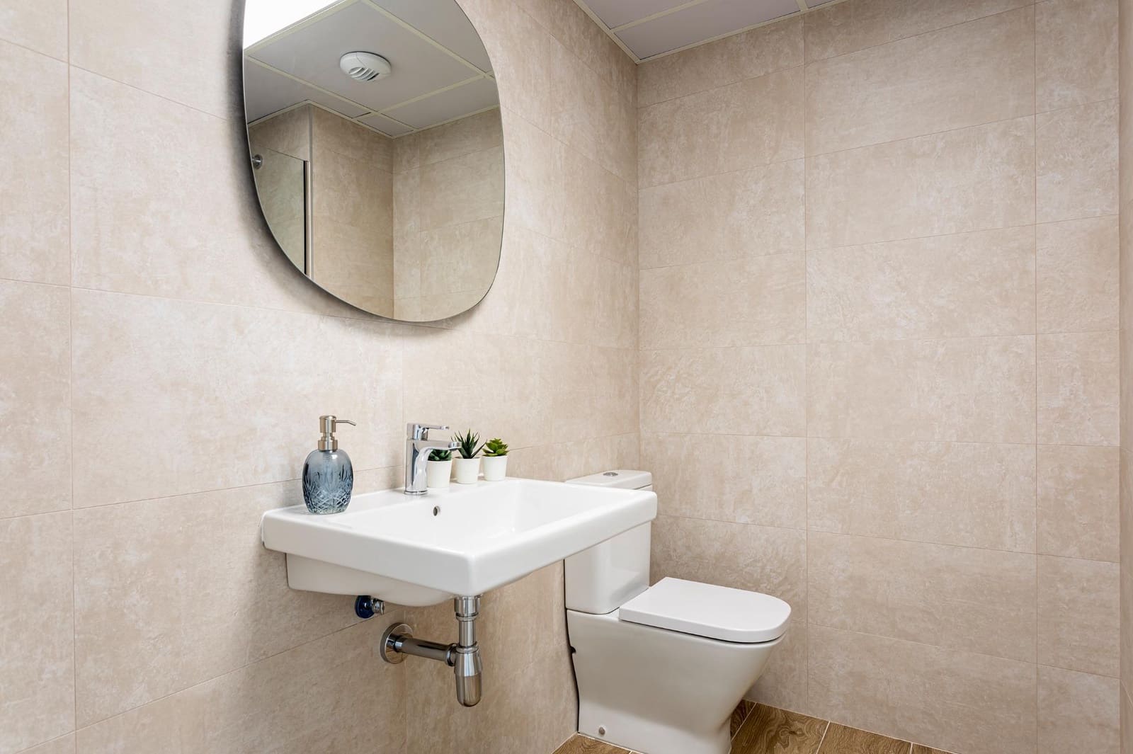 2 bedroom Penthouse for sale in Valencia city with garage - € 440,000 (Ref: 9674296)