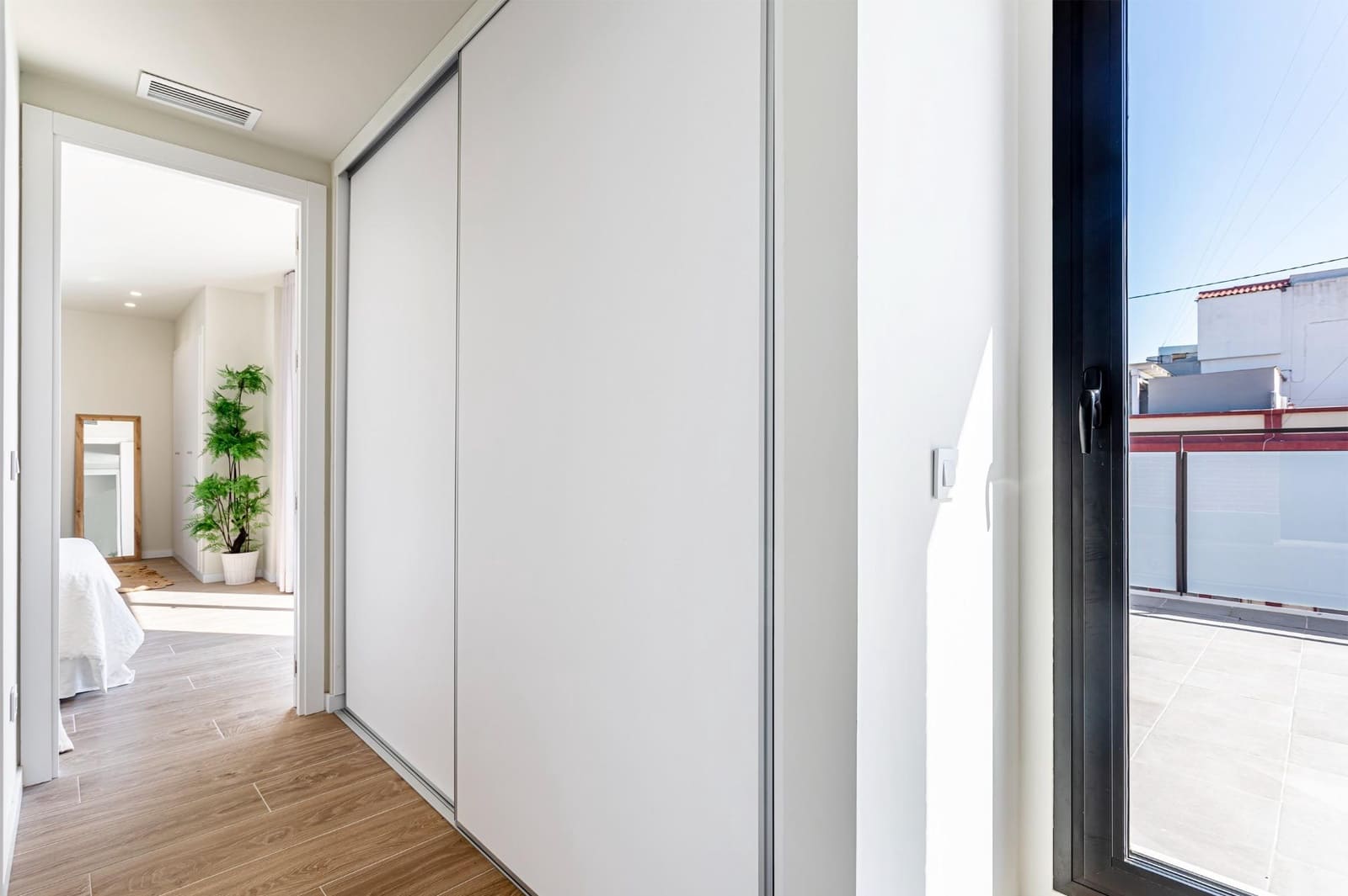 2 bedroom Penthouse for sale in Valencia city with garage - € 440,000 (Ref: 9674296)