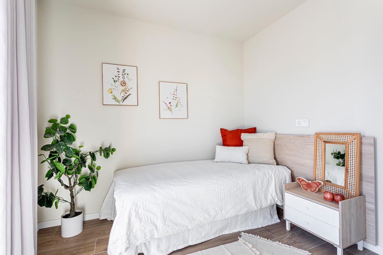 2 bedroom Penthouse for sale in Valencia city with garage - € 440,000 (Ref: 9674296)