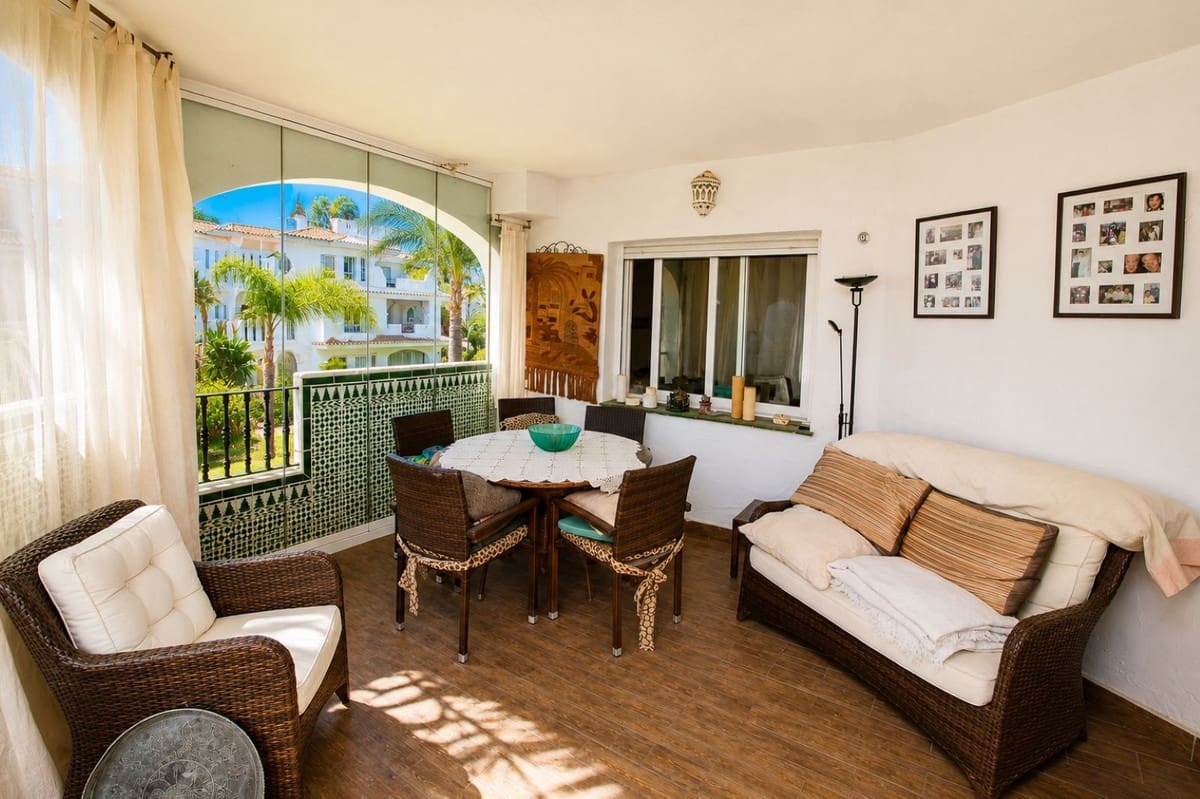 2 soverom Leilighet til salgs i Nueva Andalucia med svømmebasseng - € 475 000 (Ref: 10001180)