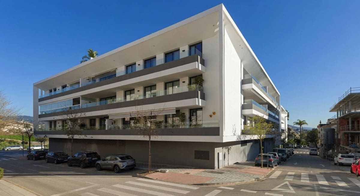 2 soverom Leilighet til salgs i San Pedro de Alcantara med svømmebasseng garasje - € 520 000 (Ref: 10004531)