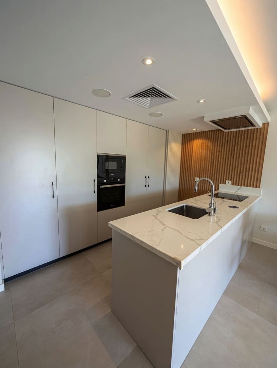 2 soverom Leilighet til salgs i San Pedro de Alcantara med svømmebasseng garasje - € 520 000 (Ref: 10004531)