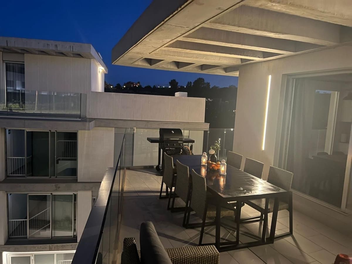 2 chambre Appartement à vendre à Estepona avec piscine garage - 445 000 € (Ref: 10004532)