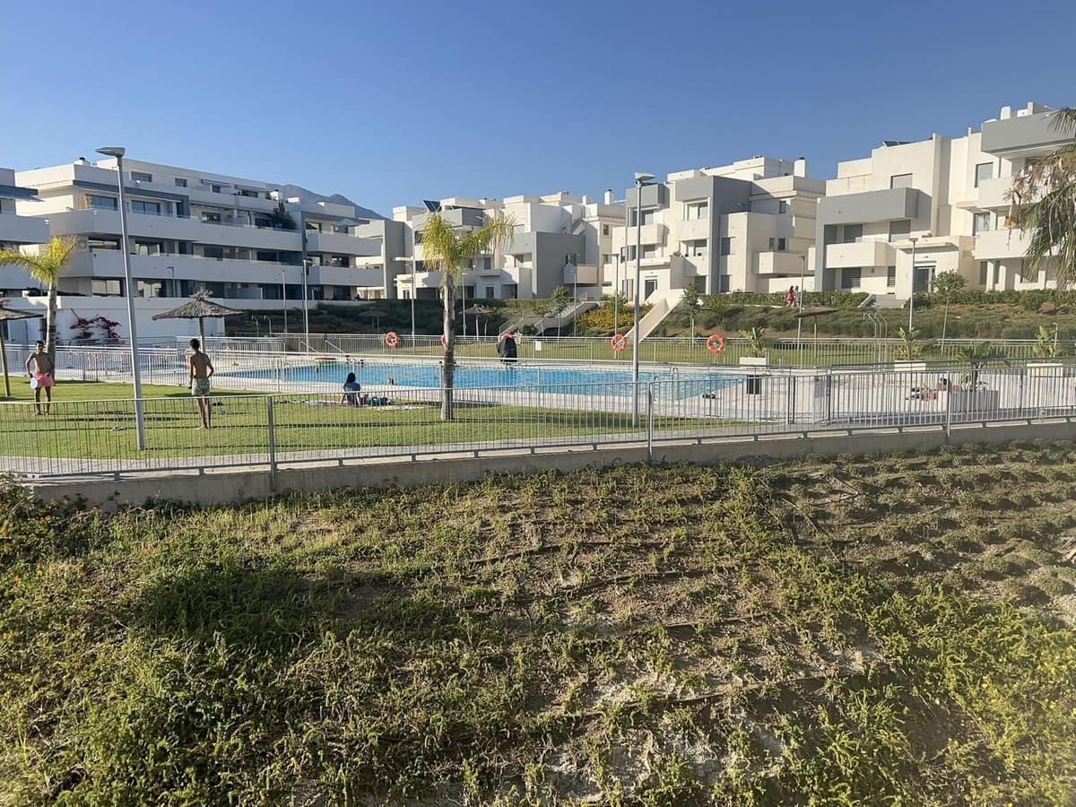 2 chambre Appartement à vendre à Estepona avec piscine garage - 445 000 € (Ref: 10004532)