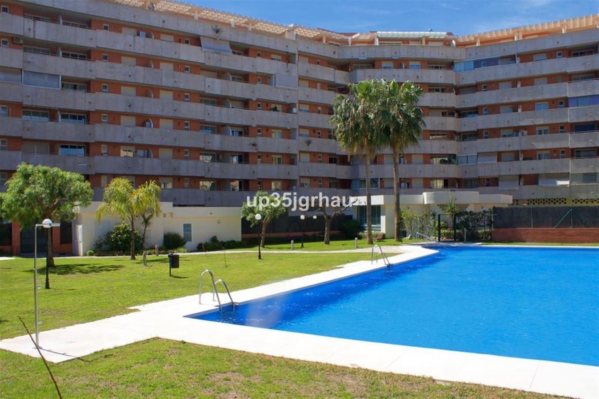 2 quarto Apartamento para venda em Estepona com piscina - 369 900 € (Ref: 10004533)