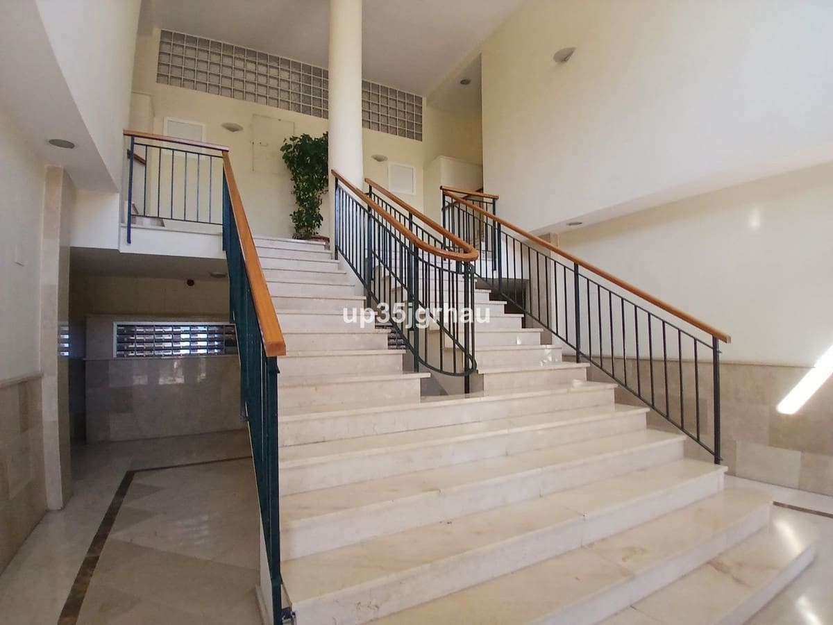 2 slaapkamer Appartement te koop in Estepona met zwembad - € 369.900 (Ref: 10004533)