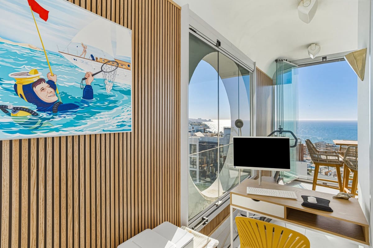 2 soveværelse Lejlighed til salg i Fuengirola med swimmingpool - € 1.180.000 (Ref: 10004534)