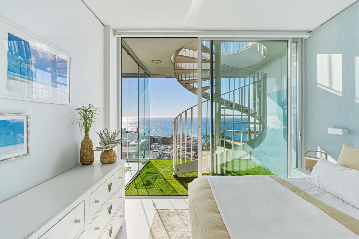 2 soveværelse Lejlighed til salg i Fuengirola med swimmingpool - € 1.180.000 (Ref: 10004534)