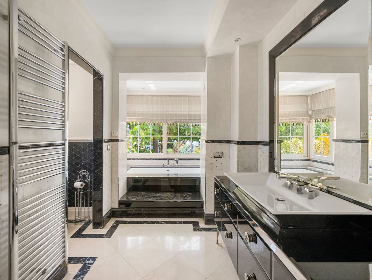 5 chambre Villa/Maison à vendre à Marbella avec piscine - 2 600 000 € (Ref: 10004535)