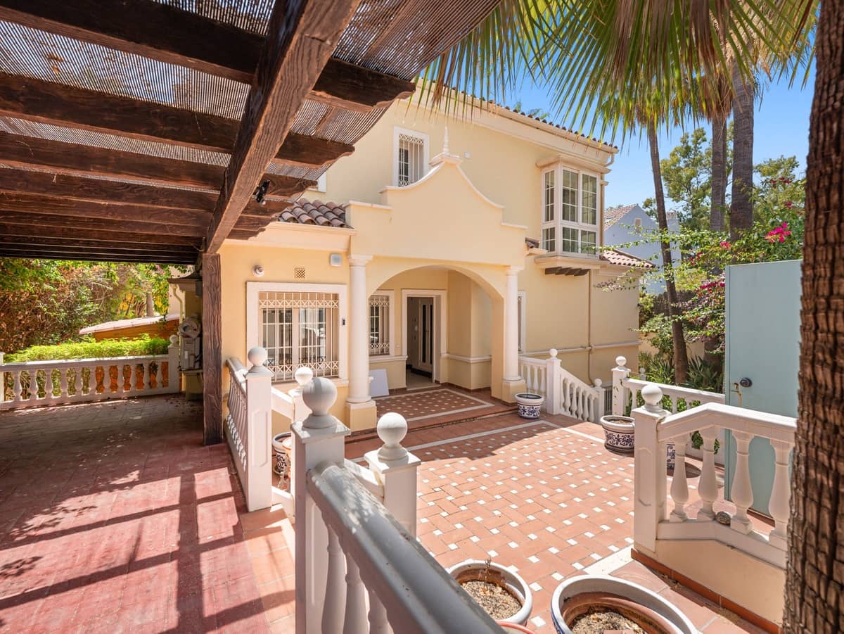 5 chambre Villa/Maison à vendre à Marbella avec piscine - 2 600 000 € (Ref: 10004535)