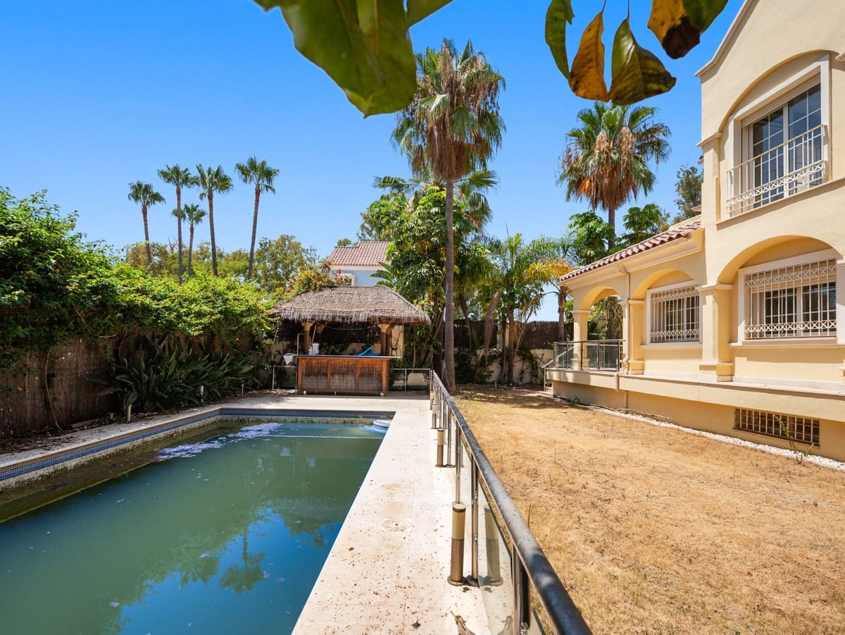 5 chambre Villa/Maison à vendre à Marbella avec piscine - 2 600 000 € (Ref: 10004535)