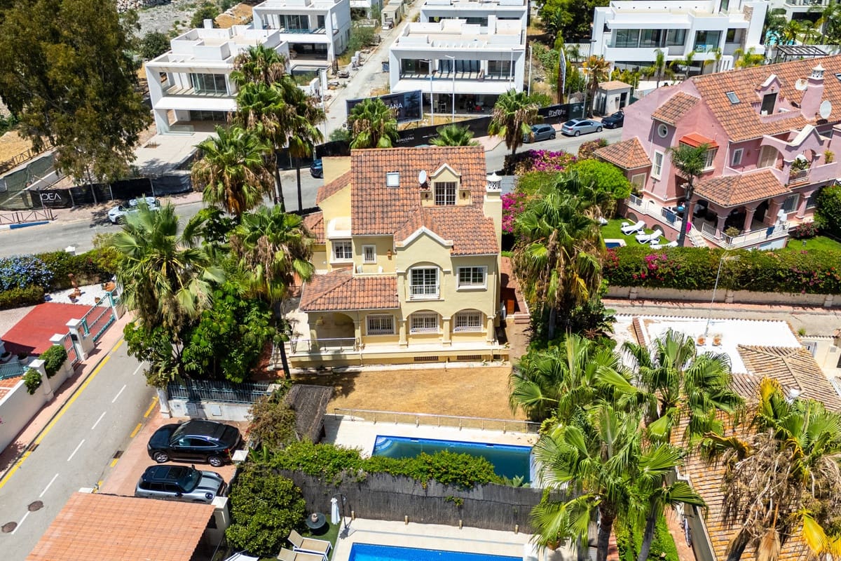 5 chambre Villa/Maison à vendre à Marbella avec piscine - 2 600 000 € (Ref: 10004535)