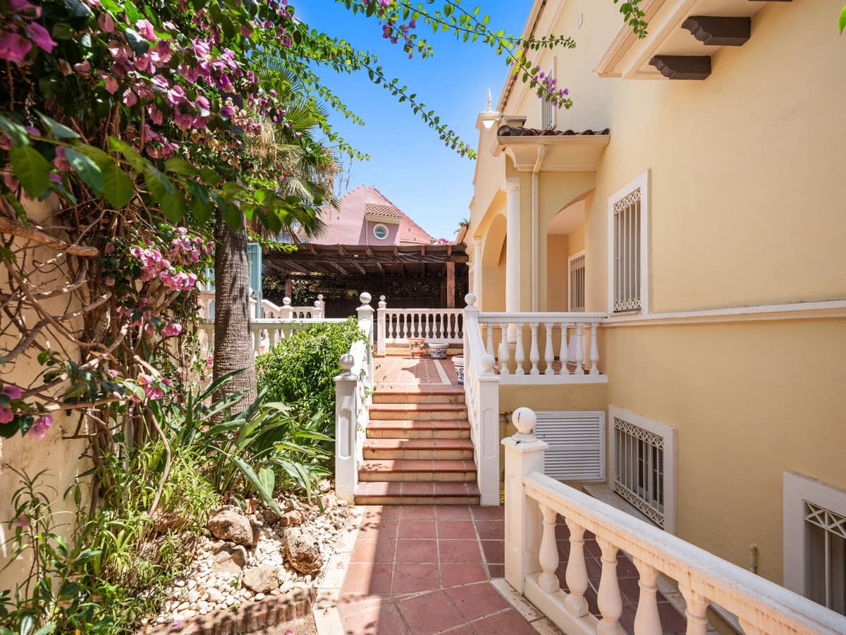 5 chambre Villa/Maison à vendre à Marbella avec piscine - 2 600 000 € (Ref: 10004535)