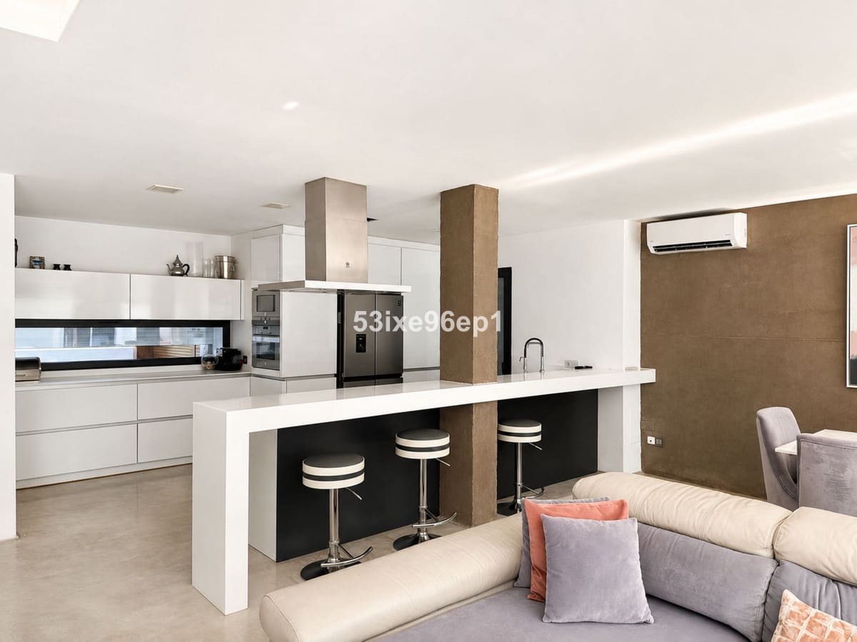 Pareado de 3 habitaciones en Nueva Andalucia en venta con piscina garaje - 1.200.000 € (Ref: 10004918)