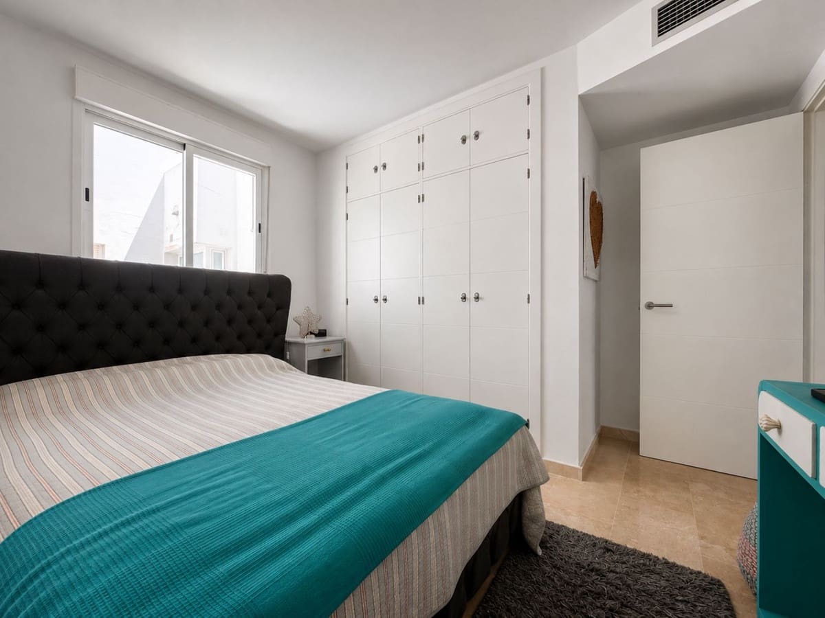 3 sypialnia Apartament na sprzedaż w Manilva z basenem - 395 000 € (Ref: 10004919)