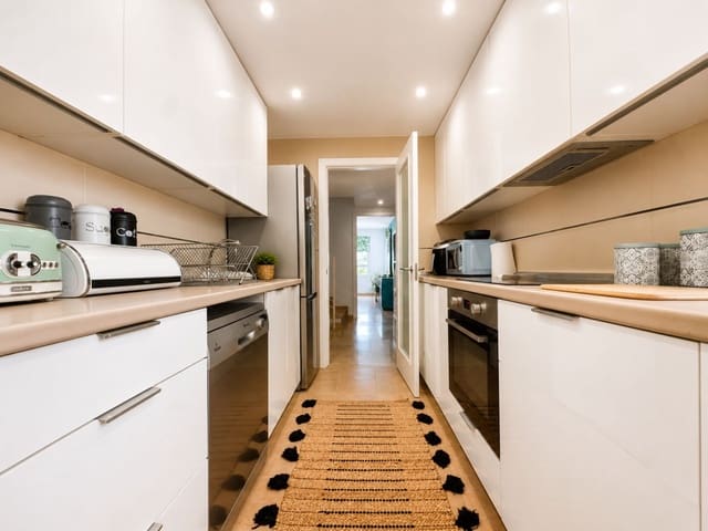 3 sypialnia Apartament na sprzedaż w Manilva z basenem - 395 000 € (Ref: 10004919)