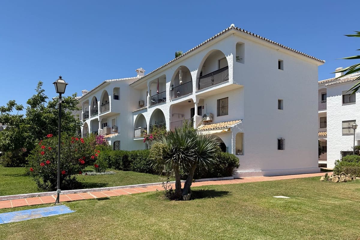 2 bedroom Apartment for sale in El Chaparral with pool - € 295,000 (Ref: 10004920)