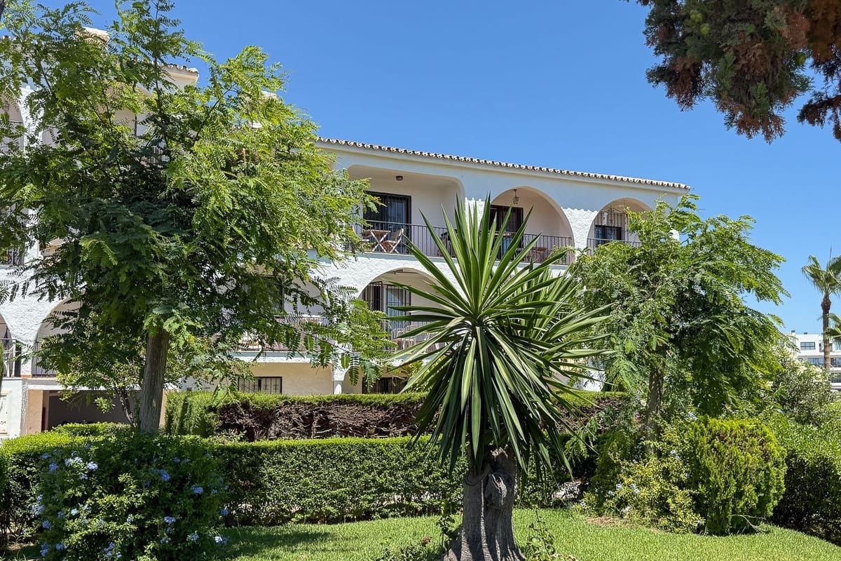 2 bedroom Apartment for sale in El Chaparral with pool - € 295,000 (Ref: 10004920)