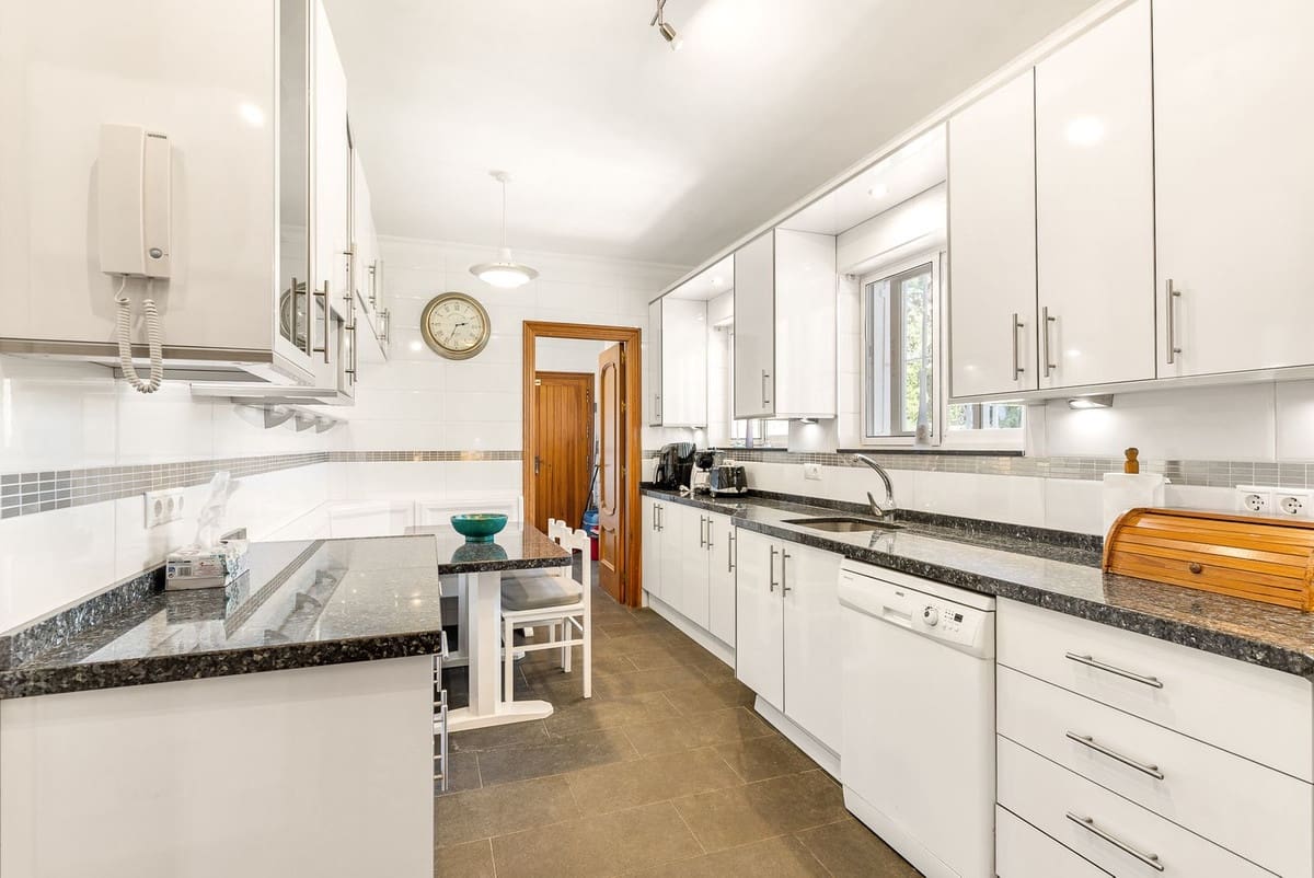 5 soveværelse Villa til salg i Calahonda med swimmingpool garage - € 1.350.000 (Ref: 10006079)