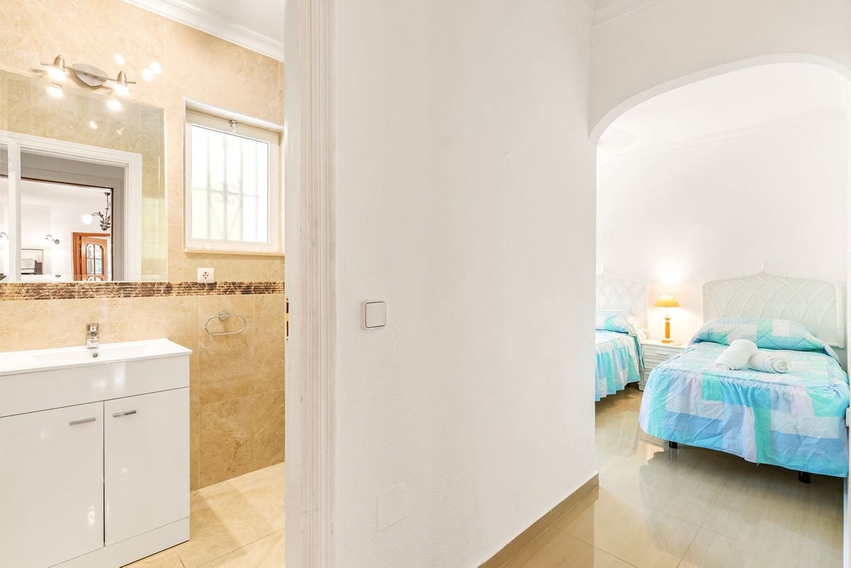 5 soveværelse Villa til salg i Calahonda med swimmingpool garage - € 1.350.000 (Ref: 10006079)